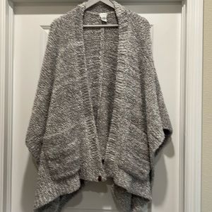 Aspen Chenille Cape with pockets one size